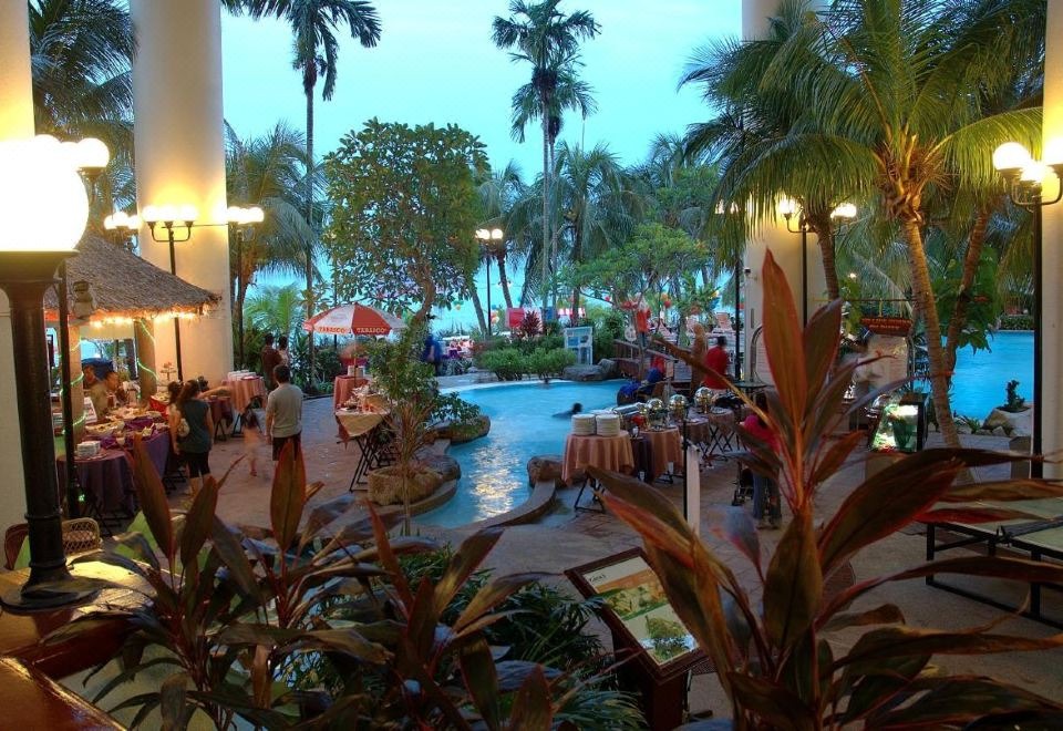 هتل رین بو پارادایس